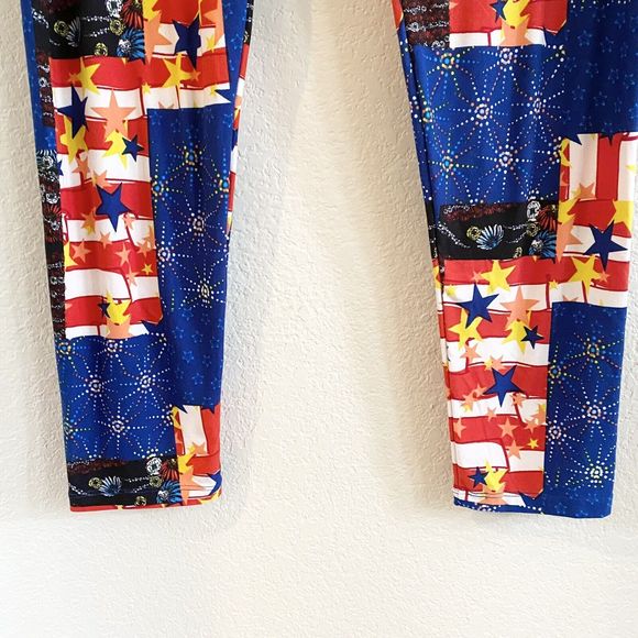 Lularoe One Size Mountain And Cloud Rare One Size Leggings‎  Athleisure EUC - Picture 3 of 10